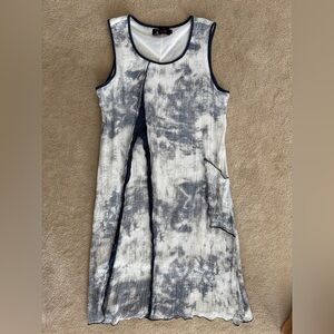 Módel France Sleeveless Midi Dress